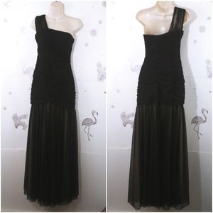 JS Collection Size 2 Black Ruched Trumpet Gown O